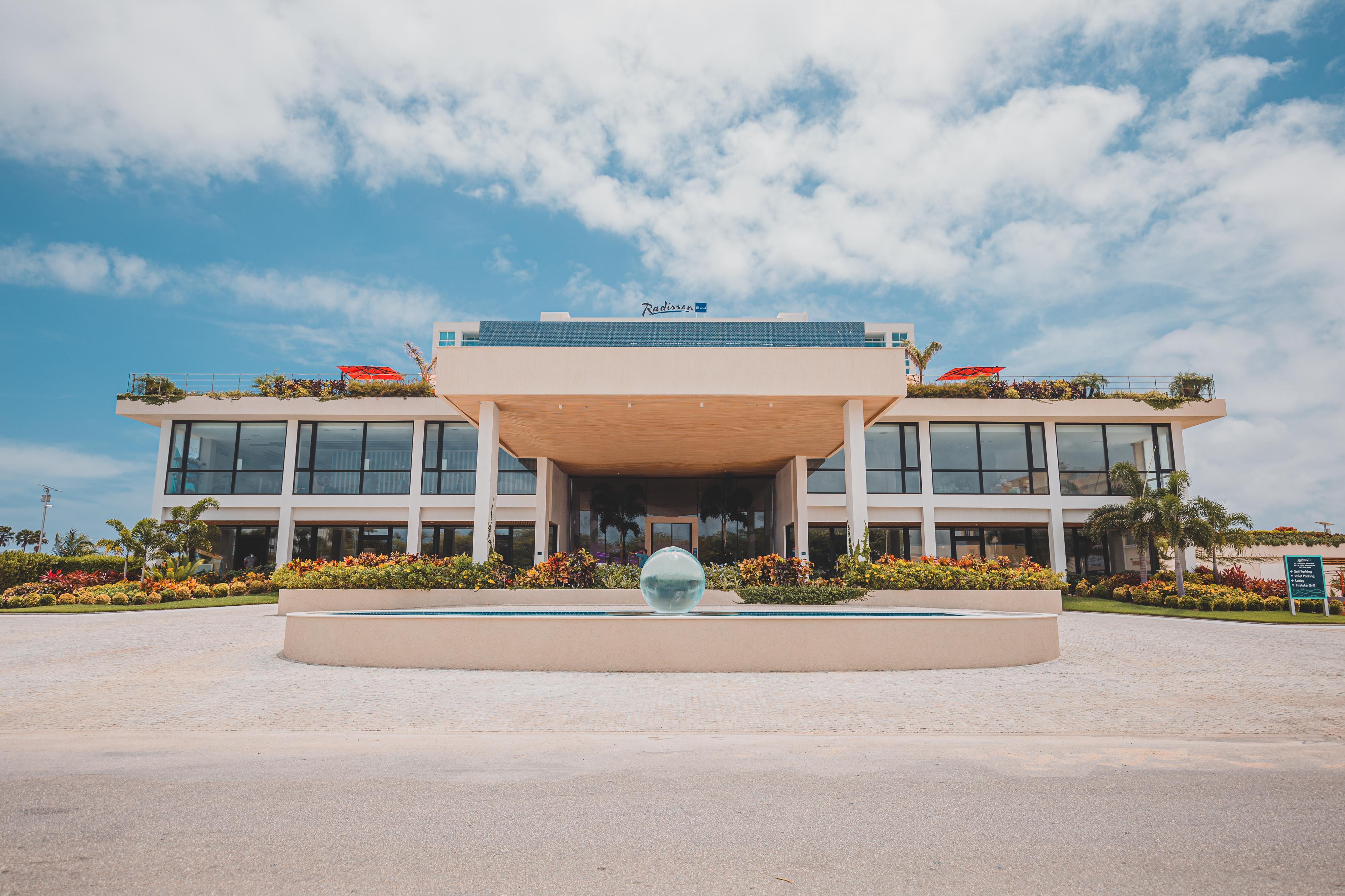 Radisson Blu Aruba Hotel Palm Beach Exterior photo