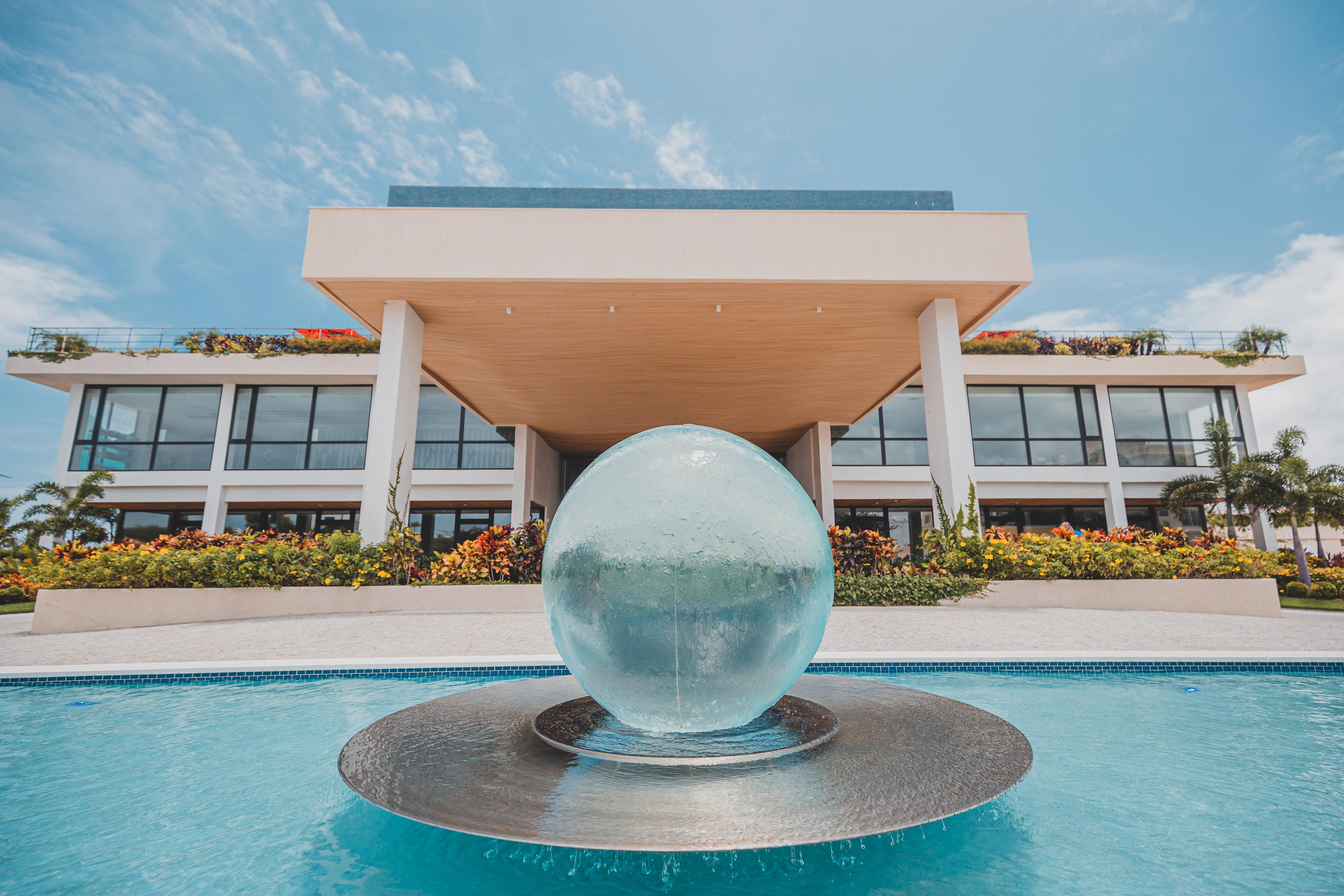 Radisson Blu Aruba Hotel Palm Beach Exterior photo