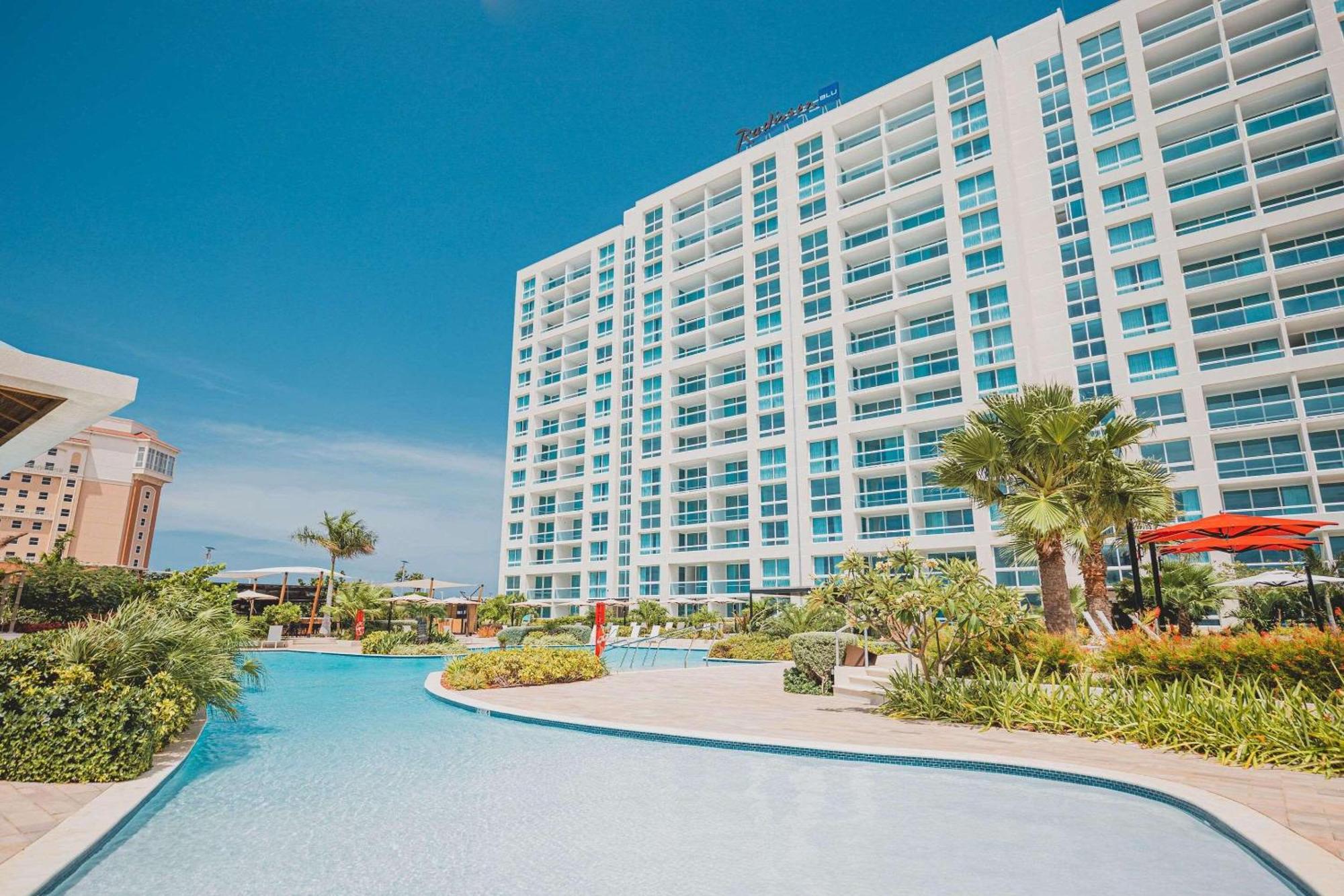 Radisson Blu Aruba Hotel Palm Beach Exterior photo